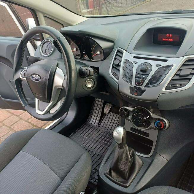 Ford Fiesta Suchorzew - zdjęcie 11