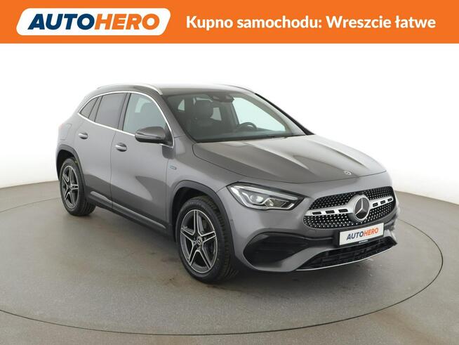 Mercedes GLA 250 phev amg line kamera grzane fotele ambient auto klima Warszawa - zdjęcie 10