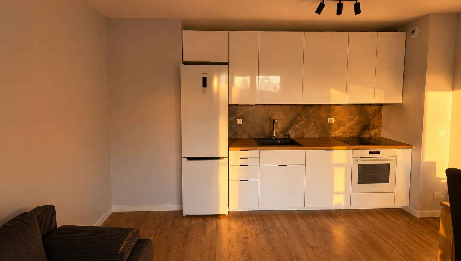 2pok, 37met, Okolice Strzeleckiej BALKON/KOMÓRKA/GARAŻ (Wrocław) Psie Pole - zdjęcie 4