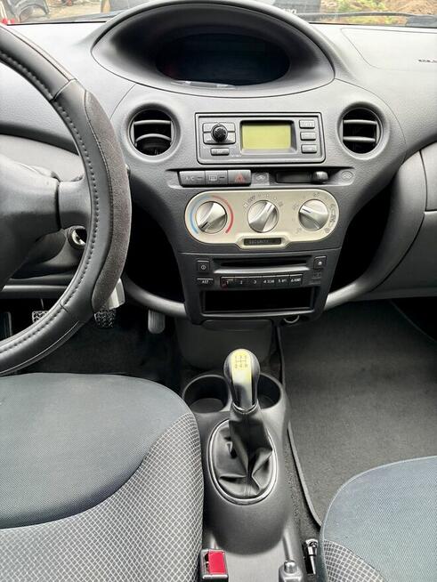 Toyota Yaris 2005 Salon Polska 1.0 Benzyna Legionowo - zdjęcie 8