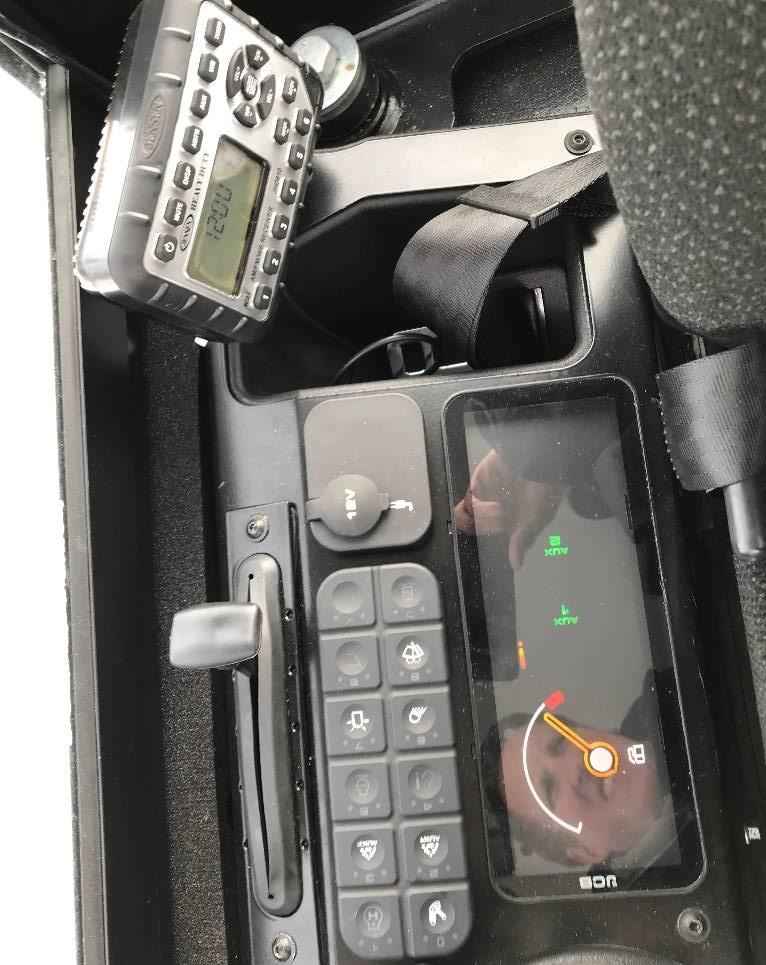 JCB 19C 2019 z glebogryzarka obrotowa Engcon Praga-Południe - zdjęcie 4