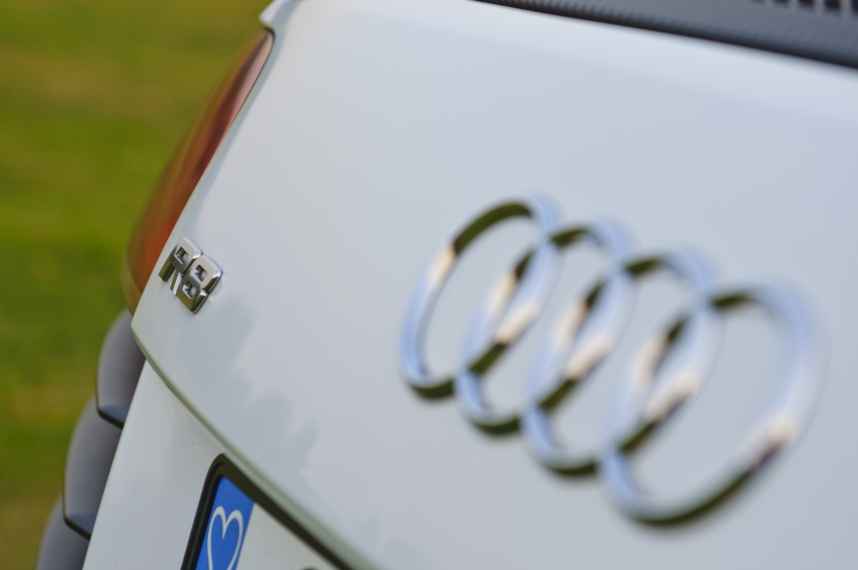 sprzedam  audi r8 stan bdb  serdecznie zapraszamy Katowice - zdjęcie 3