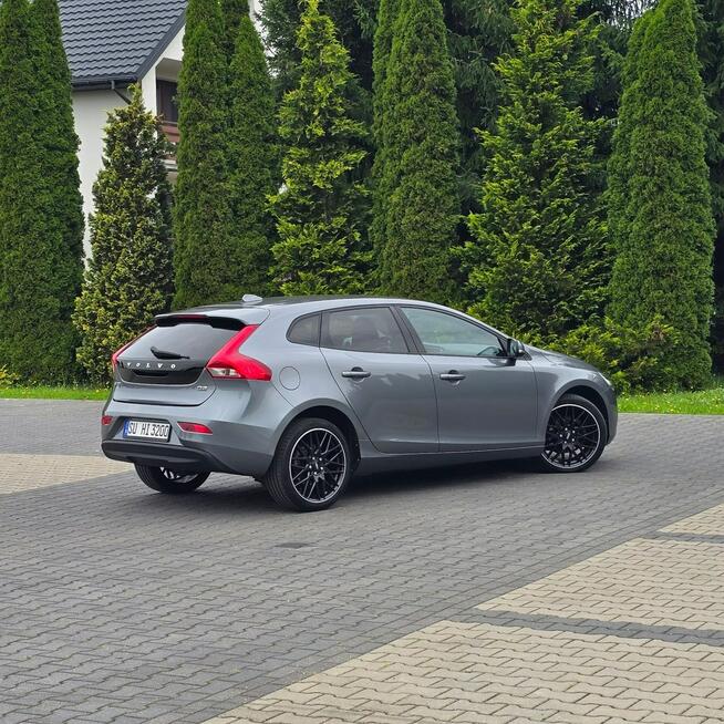 Volvo V40 II 2.0 D2 Drive-E Summum Ostrów Mazowiecka - zdjęcie 12