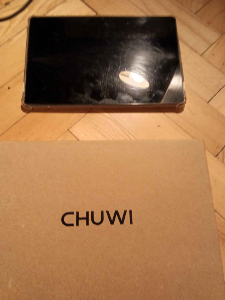 Tablet Chuwi Włochy - zdjęcie 3