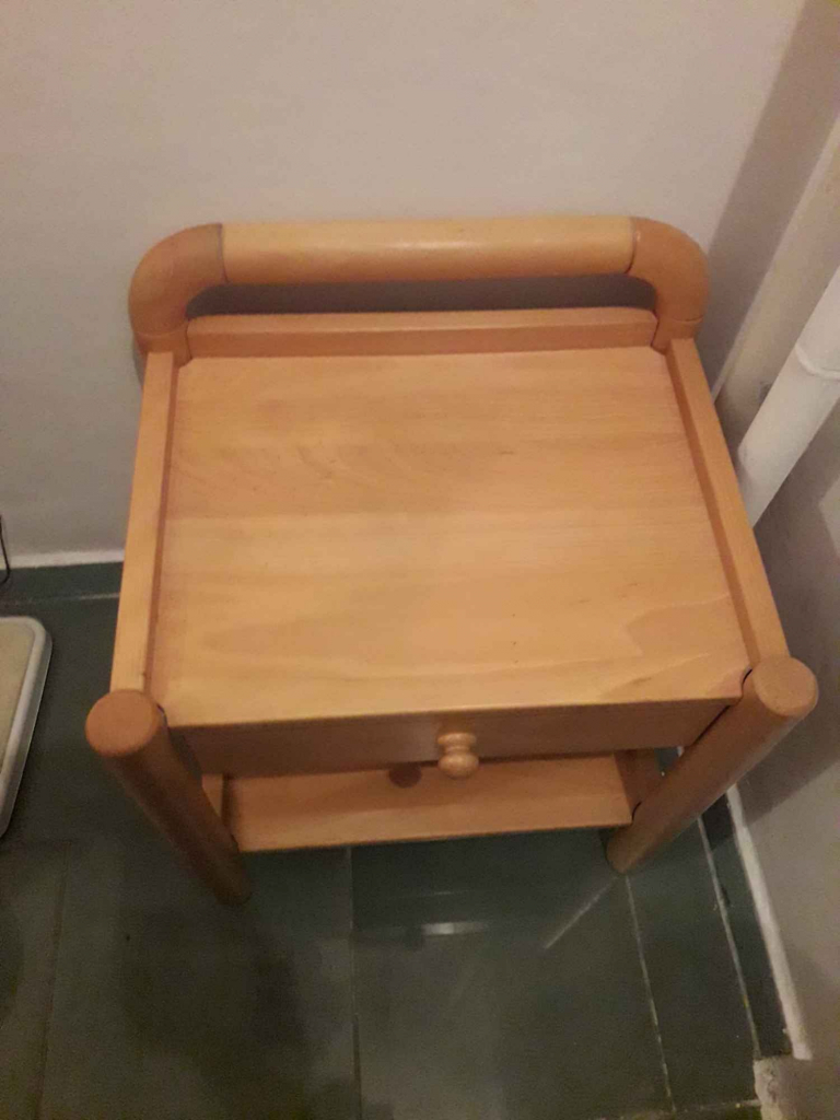Mały stoliczek drewniany Ursus - zdjęcie 3