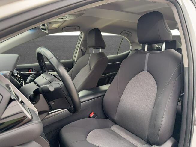 Toyota Camry 2.5 Hybrid Comfort CVT Sedan Warszawa - zdjęcie 10