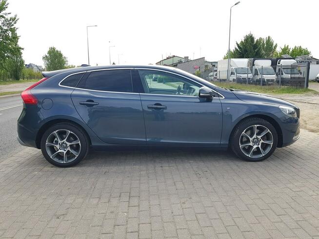 Volvo V40 2,0 D3 Jasne Skóry Kamera Nawigacja Zarejestrowany Gwarancja Włocławek - zdjęcie 4