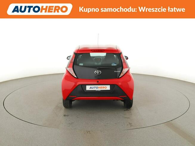 Toyota Aygo klima Bluetooth tempomat niski przebieg Warszawa - zdjęcie 6