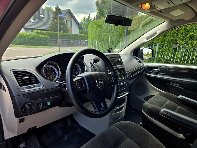 Dodge Grand Caravan 3.6 Benz. + LPG 283KM 2015r 7-osobowy, Automat Tychy - zdjęcie 9