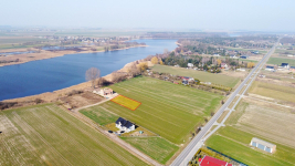 UROKLIWA DZIAŁKA BLISKO JEZIORA!