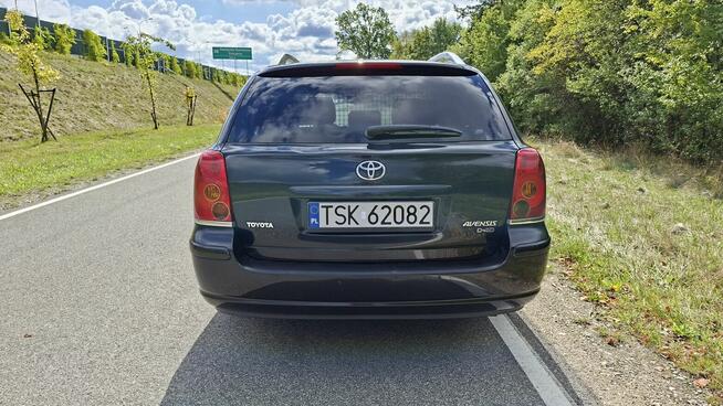 Toyota Avensis II 2.2 D4D 177KM 2005r kombi Xenon Skóry zare Skarżysko-Kamienna - zdjęcie 6