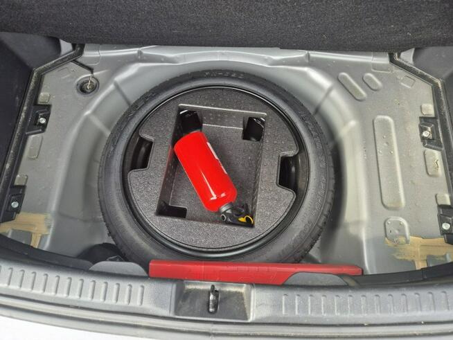 Toyota Yaris Komorniki - zdjęcie 8