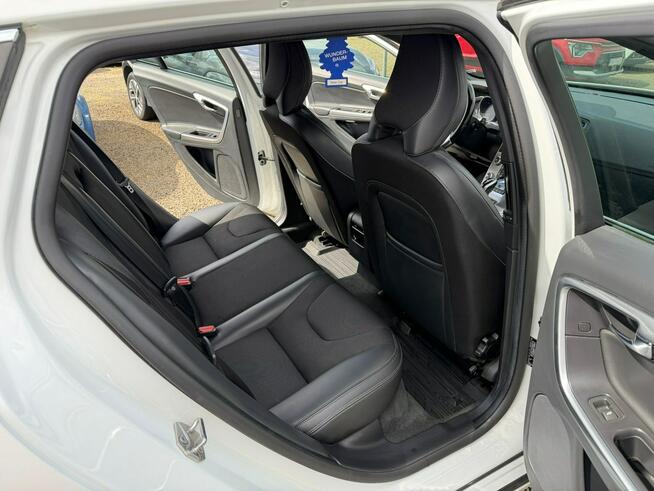 Volvo V60 automat, navi, kamera, AWD, gwarancja! Zbąszyń - zdjęcie 6