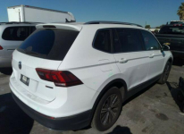 Volkswagen Tiguan 2019, 2.0L, 4x4, porysowany lakier Warszawa - zdjęcie 4