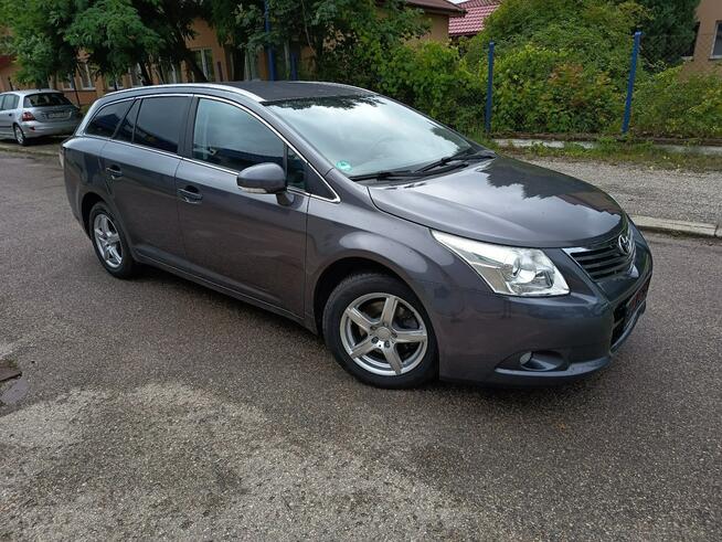 Toyota Avensis Bezwypadkowy, dok. przebiegu, stan BDB Janów Lubelski - zdjęcie 1