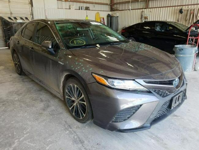 Toyota Camry 2019, 2.5L, po gradobiciu Warszawa - zdjęcie 2