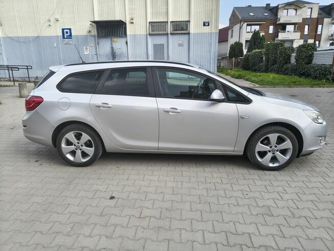 Opel Astra J 1.4 turbo Sports Tourer kombi Rok 2012 19500zł Kraków - zdjęcie 3