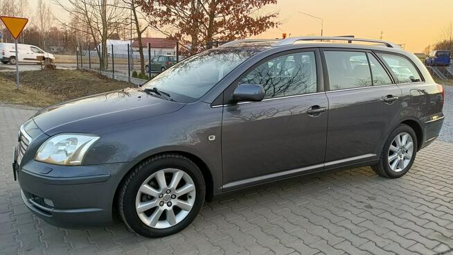 Toyota Avensis 1.8 Executive , Xenon , Navi , 8-kół ... Stare Budy - zdjęcie 3