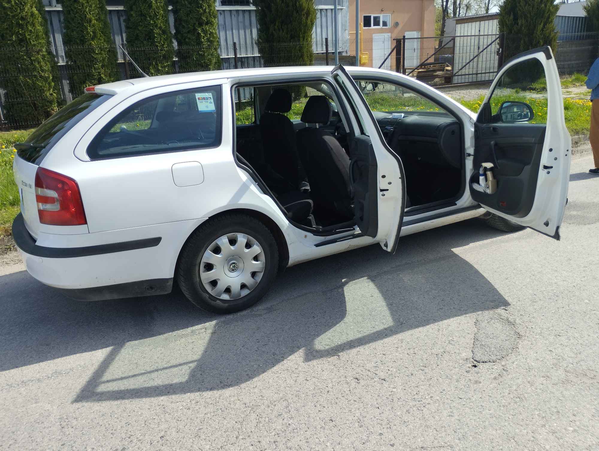 Skoda Octavia 2 combi lpg 1600 poj. mpi Kielce - zdjęcie 4