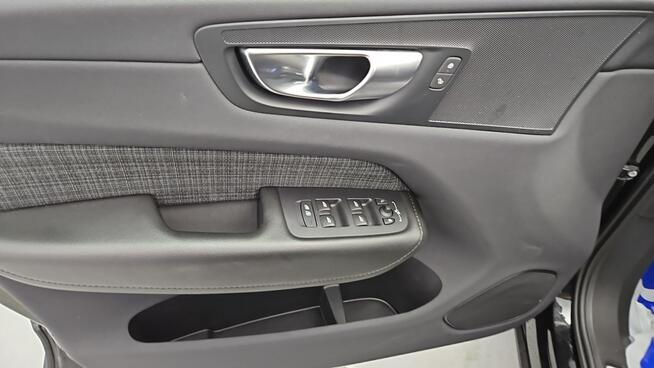 Volvo XC 60 B4 B Core aut ! Z Polskiego Salonu ! Faktura Vat ! Warszawa - zdjęcie 10