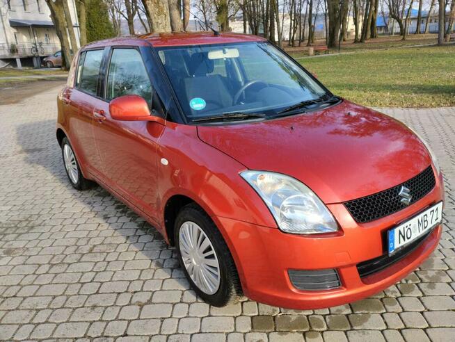 Suzuki Swift 1.3 benzyna 2009 r. Dębica - zdjęcie 1