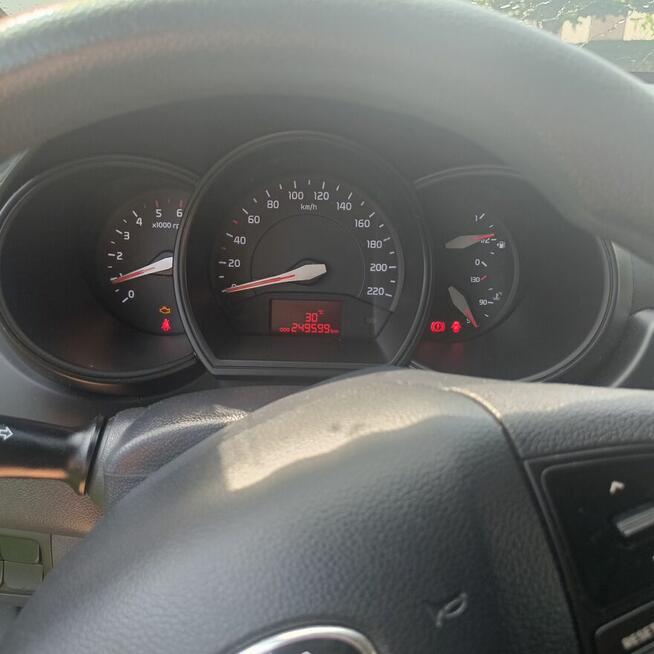 Syndyk sprzeda - Kia Rio, 2014 r. Urzut - zdjęcie 6