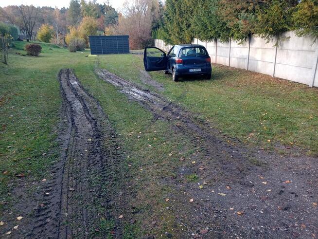 Toyota Yaris Poręba - zdjęcie 4