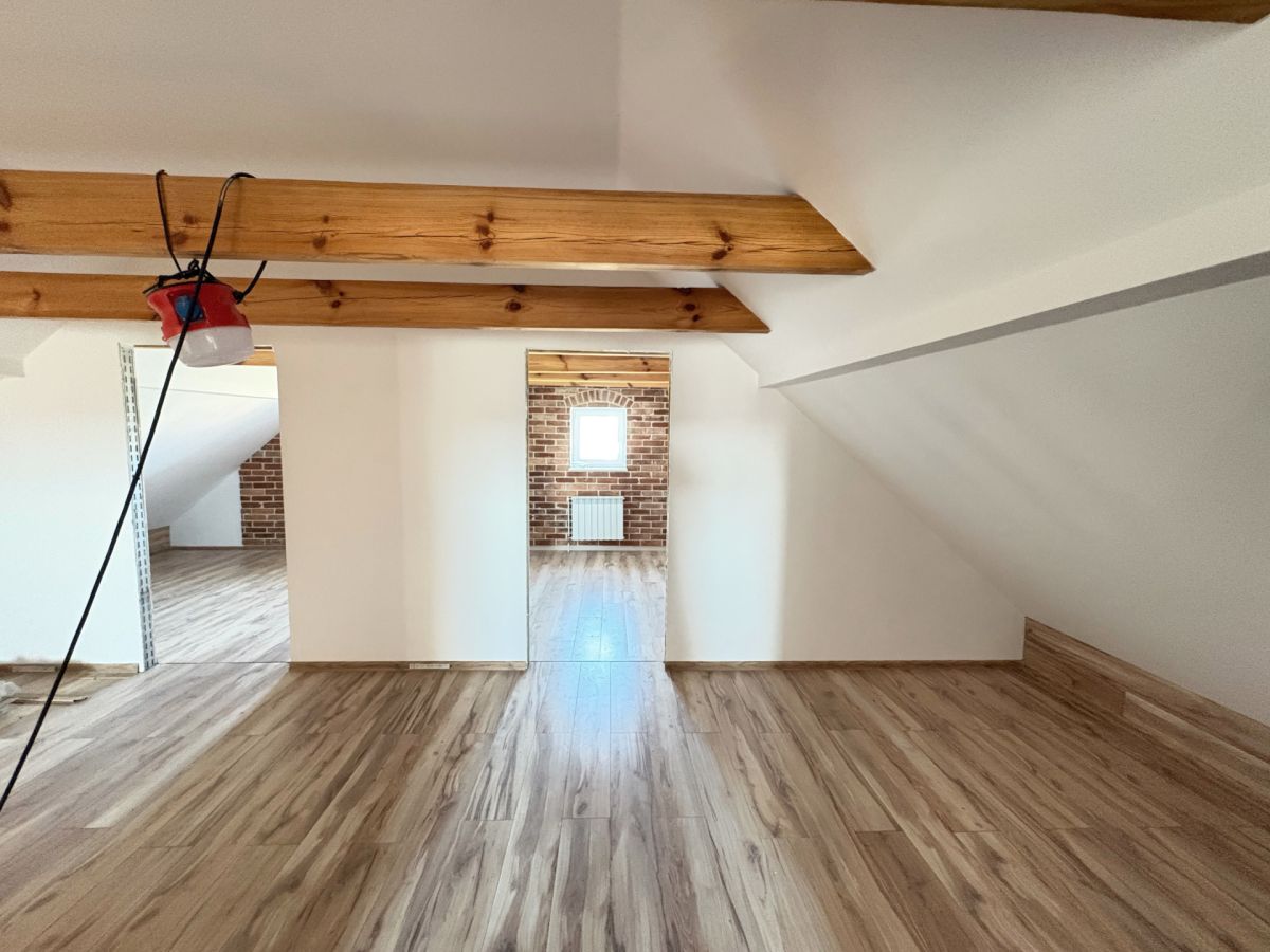 Brenno – dom 350 m² w formie pensjonatu, blisko je Brenno - zdjęcie 2