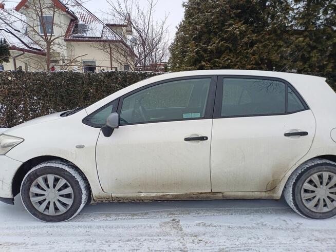 Toyota Auris (2007 r.) Marki - zdjęcie 2