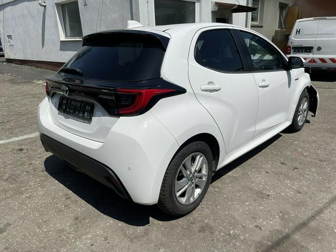 Toyota Yaris Hybrid 1.5 Active Salon PL 2023 FV 23% Syców - zdjęcie 5