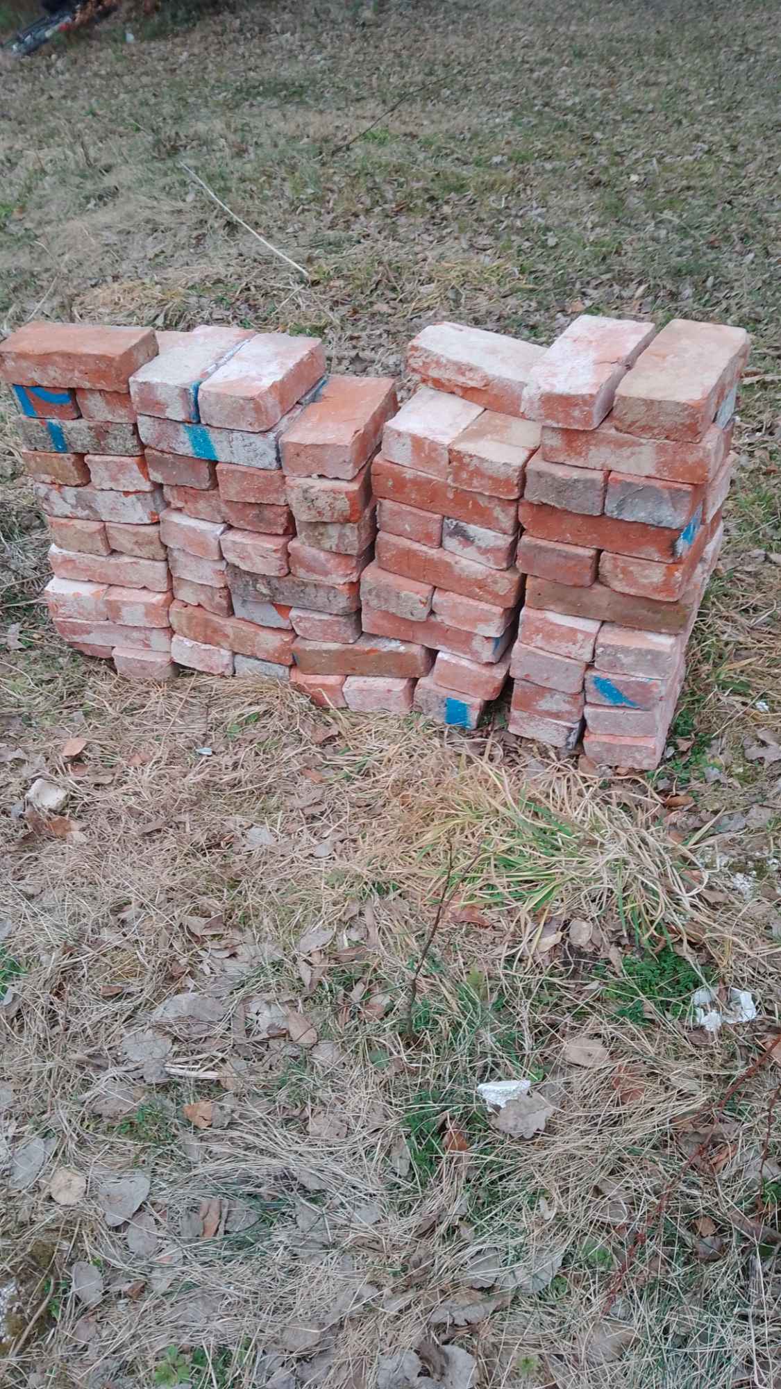 Sprzedam cegły z rozbiurki całe oczyszczone około 150 szt nr 451641224 Luzino - zdjęcie 1