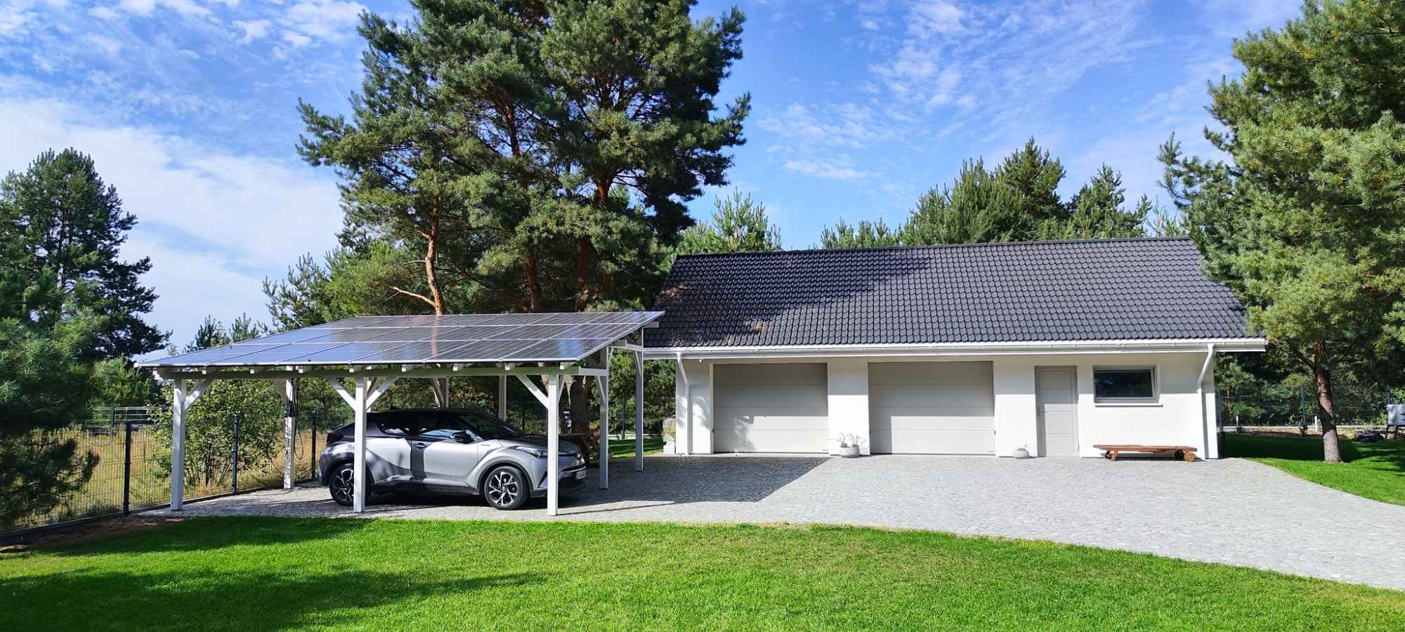 Wiata z dachem z paneli fotowoltaicznych – 9,9 kWp + magazyn 10 kWh Bemowo - zdjęcie 6