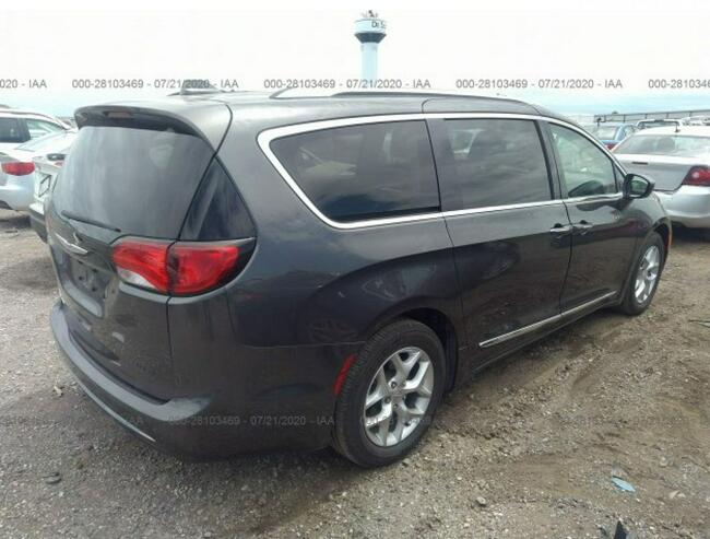 Chrysler Pacifica 2019, 3.6L, TOURING L, po gradobiciu Warszawa - zdjęcie 4