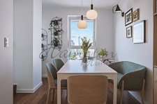 Apartament z dużym balkonem w nowoczesnym budynku