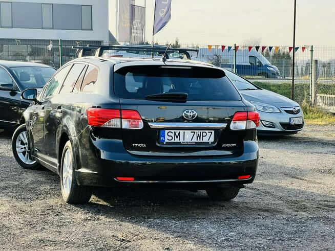 Toyota Avensis 2.0 D-4D • 2012 • 124 KM • Kombi Mikołów - zdjęcie 9