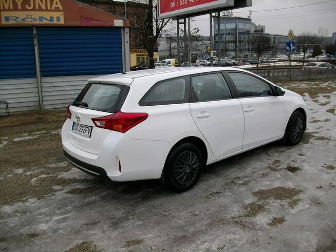 Toyota Auris 1.4/ 90 KM/bardzo dobry stan techniczny Katowice - zdjęcie 4