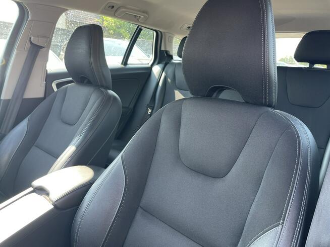 Volvo V60 Momentum D2 Skóra Klimatronik Ks. serwisowa Gliwice - zdjęcie 11