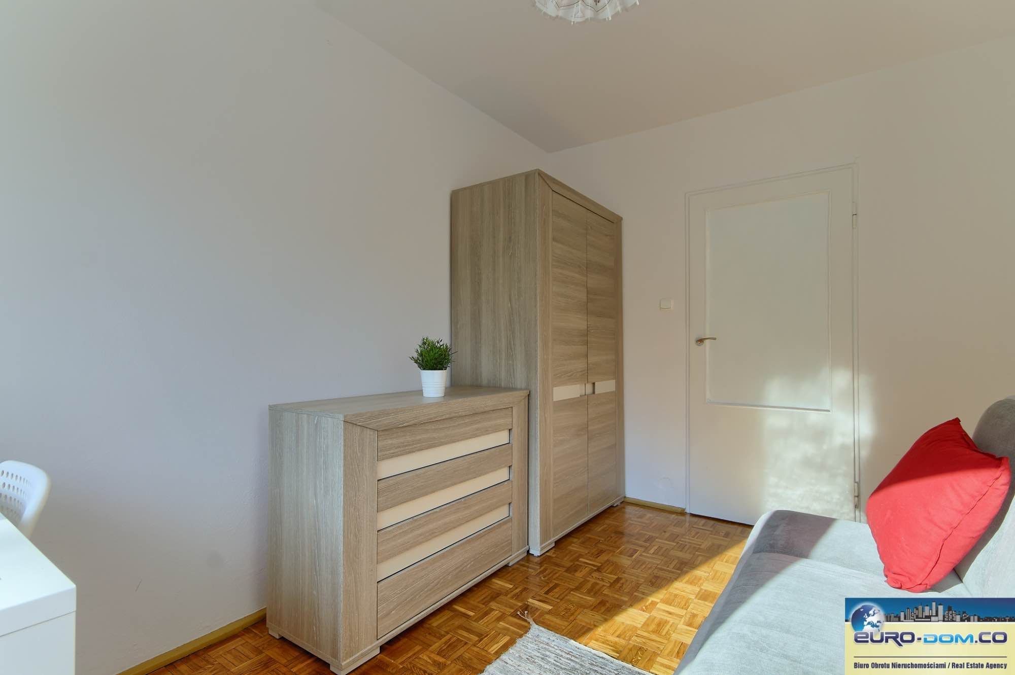 Komfortowe 2 pokoje mieszkanie z balkonem, Rataje, świetna lokalizacja Nowe Miasto - zdjęcie 4