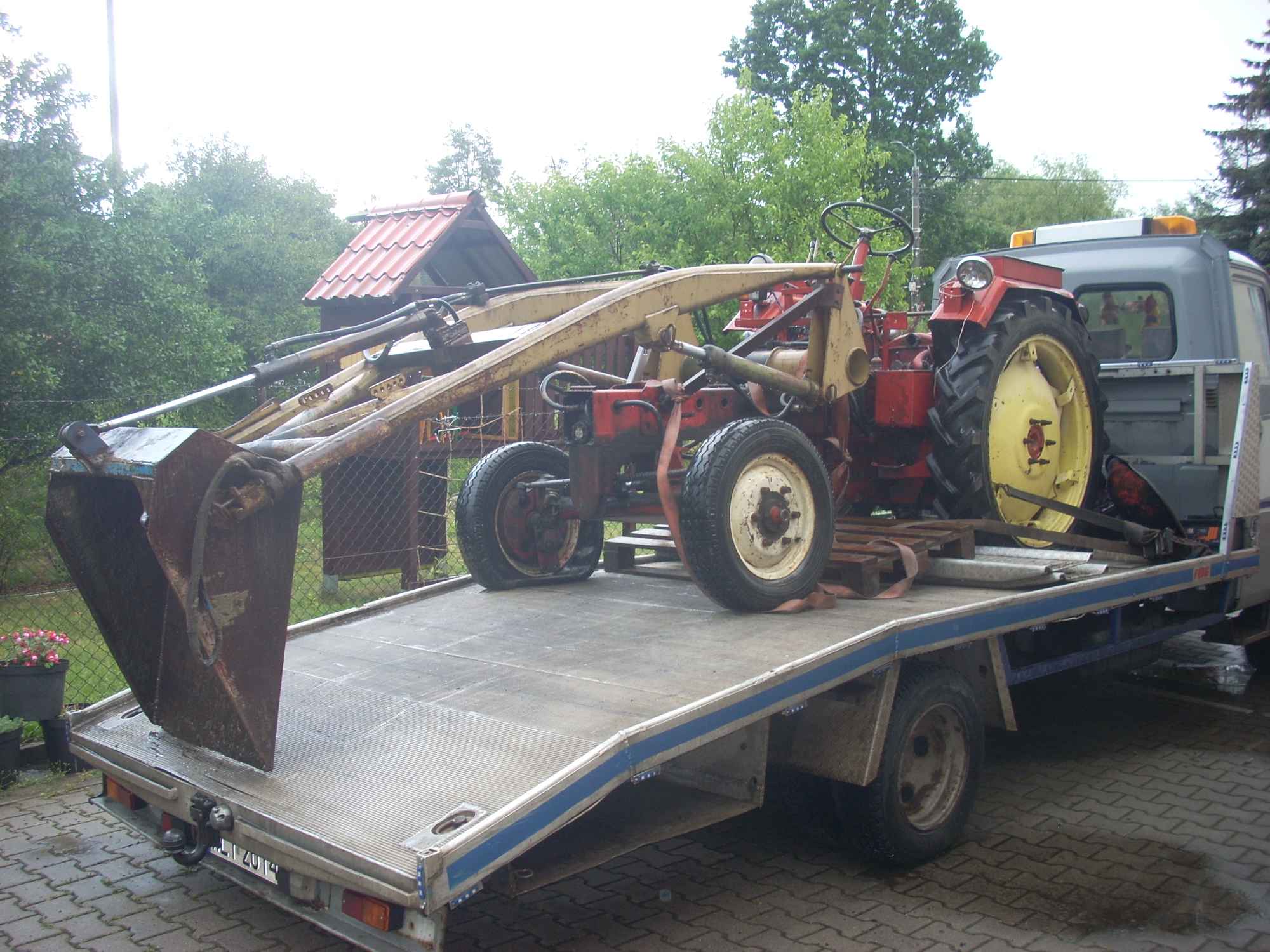 Ciągnik RS 09 Marki - zdjęcie 1
