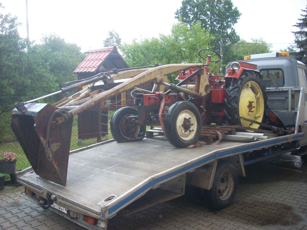Ciągnik RS 09 Marki - zdjęcie 1