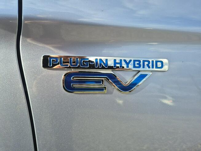 Mitsubishi Outlander Bezwypadkowy Full Opcja 4x4 LED Hak Kamera Kraków - zdjęcie 11