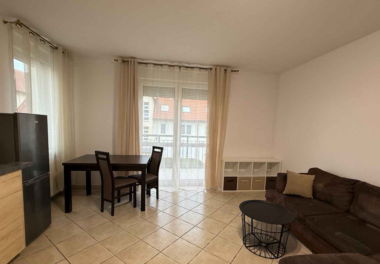 2pok, 40met, okolice Gagarina BALKON/2005 (Wrocław) Fabryczna - zdjęcie 2