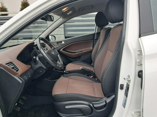 Hyundai i20 1.2 Benzyna 75 KM Cisiec - zdjęcie 11