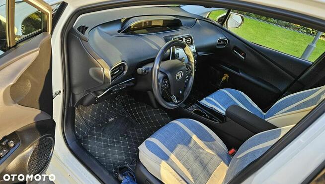 Toyota Prius 1.8 Hybrid Executive Warszawa - zdjęcie 7