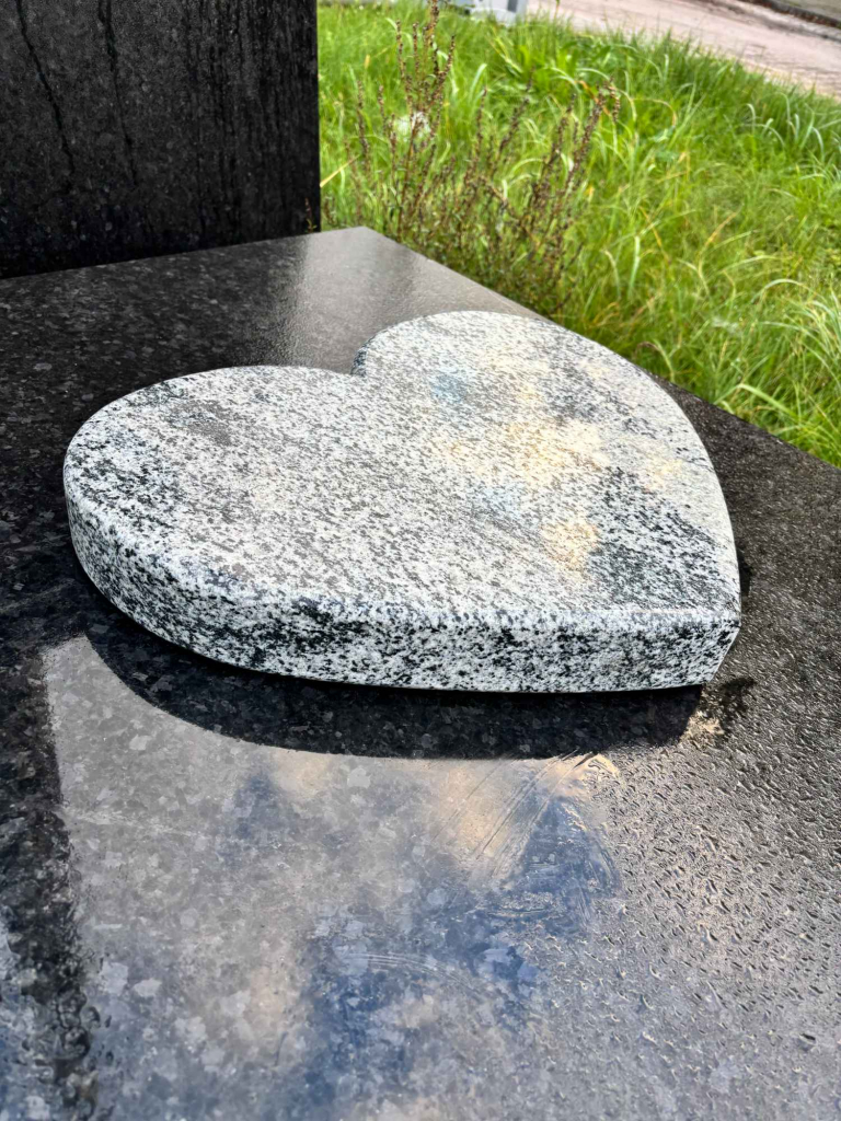 Serca granitowe Brodnica - zdjęcie 2