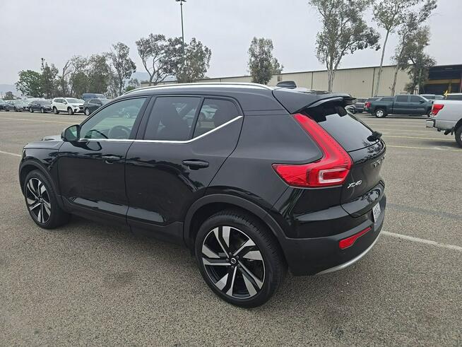 Volvo XC 40 Ultimate Bright Theme / 4x4 / niski przebieg Warszawa - zdjęcie 5