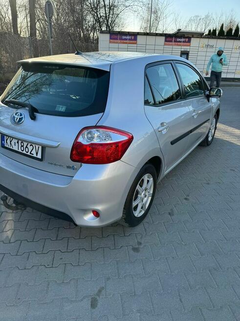 Toyota Auris 1.8 hybryda Kraków - zdjęcie 2