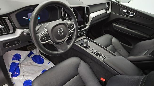Volvo XC 60 B4 D Momentum Pro aut ! Z Polskiego Salonu ! Faktura Vat ! Warszawa - zdjęcie 9