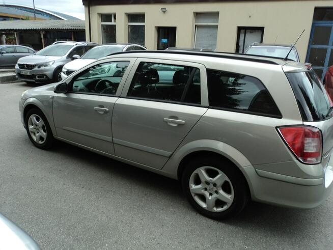 Opel Astra Caravan sprzedam ładnegoOPLA ASTRE Z 2007R 1,6 B+GAZ 105KM Lublin - zdjęcie 4