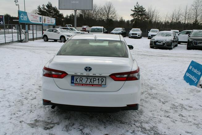 Toyota Camry 2.5 Hybrid e-CTV Comfort F-vat Kamera Gwarancja Warszawa - zdjęcie 7